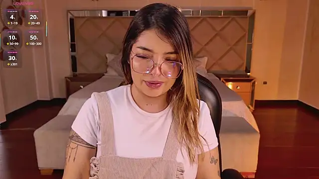 Snapshot of LisaMonroe_ chatting on 09.26.25 LisaMonroe online show from 09.26.25