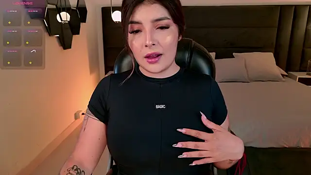 Snapshot of LisaMonroe_ chatting on 04.01.26 LisaMonroe online show from 04.01.26