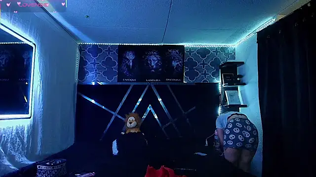 Snapshot of Zoe_olsen chatting on 12.04.25 Zoe olsen online show from 12.04.25