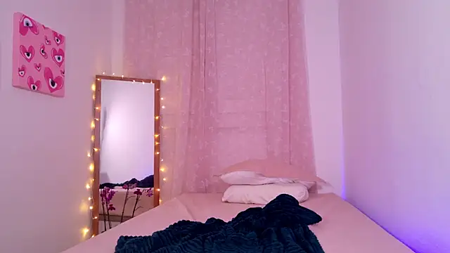 Snapshot of Mar_333 chatting on 12.19.25 Mar 333 online show from 12.19.25