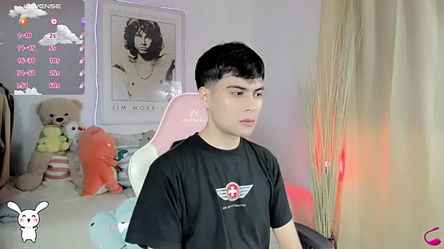 Snapshot of lucas_cute chatting on 03.10.25 lucas cute online show from 03.10.25