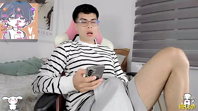 Snapshot of lucas_cute chatting on 11.17.25 lucas cute online show from 11.17.25