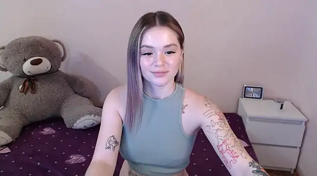 miaacatt online show from 03.10.25