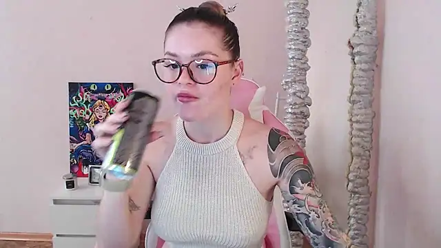 miaacatt online show from 10.03.25