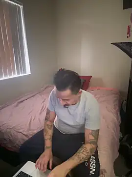Snapshot of PeterGrandee chatting on 04.22.26 PeterGrandee online show from 04.22.26