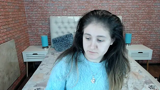 Snapshot of Holliy_Cooper chatting on 11.07.25 Holliy Cooper online show from 11.07.25