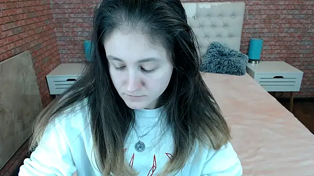 Snapshot of Holliy_Cooper chatting on 11.18.25 Holliy Cooper online show from 11.18.25