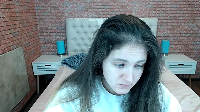 Snapshot of Holliy_Cooper chatting on 11.19.25 Holliy Cooper online show from 11.19.25