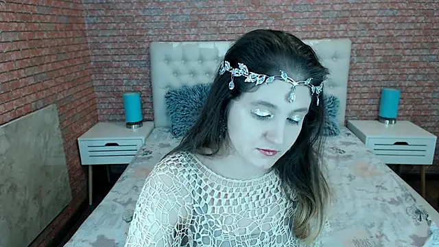 Snapshot of Holliy_Cooper chatting on 11.24.25 Holliy Cooper online show from 11.24.25