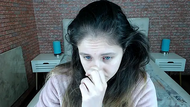 Snapshot of Holliy_Cooper chatting on 11.25.25 Holliy Cooper online show from 11.25.25