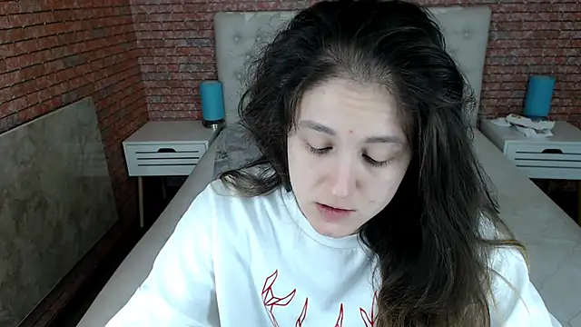 Snapshot of Holliy_Cooper chatting on 11.27.25 Holliy Cooper online show from 11.27.25