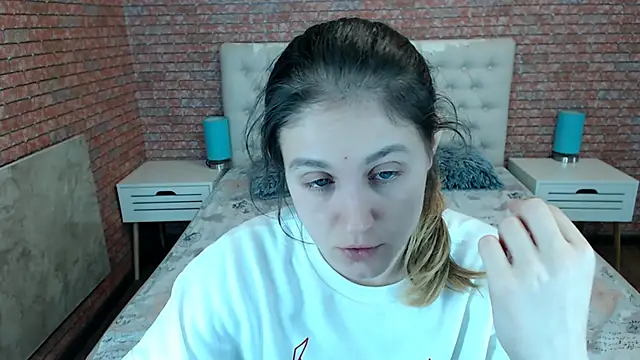 Snapshot of Holliy_Cooper chatting on 11.29.25 Holliy Cooper online show from 11.29.25