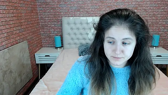 Snapshot of Holliy_Cooper chatting on 12.03.25 Holliy Cooper online show from 12.03.25