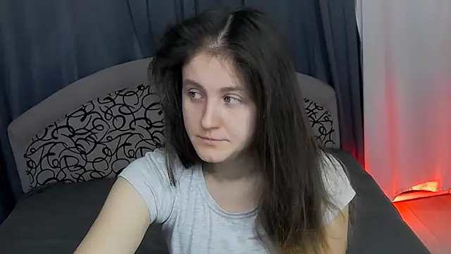 Snapshot of Holliy_Cooper chatting on 12.15.25 Holliy Cooper online show from 12.15.25