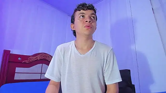 Snapshot of Lucaas_King chatting on 10.10.25 Lucaas King online show from 10.10.25