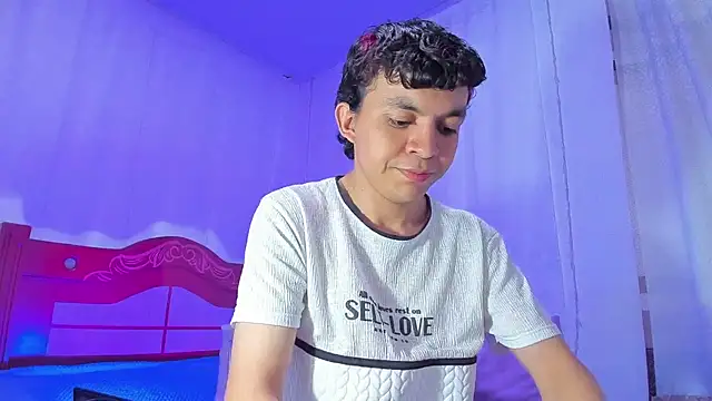 Snapshot of Lucaas_King chatting on 10.11.25 Lucaas King online show from 10.11.25