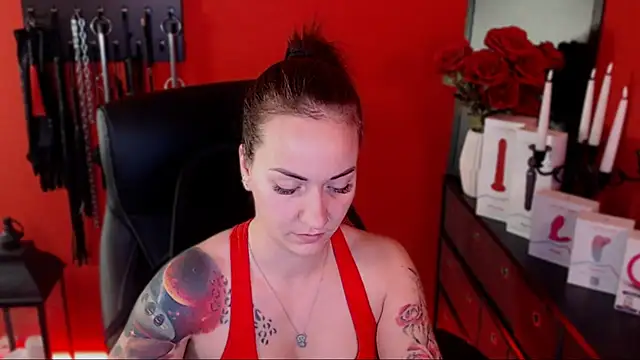 Snapshot of _Jane_Warren_ chatting on 02.19.25 Jane Warren online show from 02.19.25