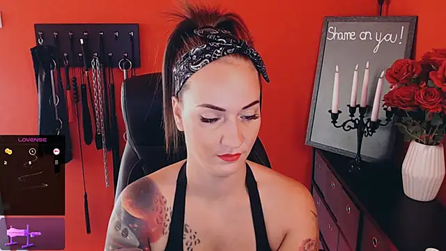 Snapshot of _Jane_Warren_ chatting on 09.18.25 Jane Warren online show from 09.18.25