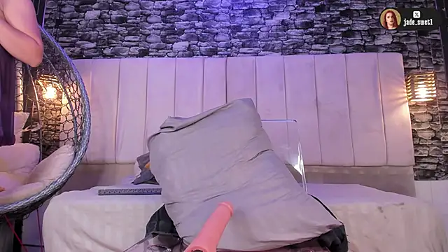 Snapshot of jade_swet chatting on 11.09.25 jade swet online show from 11.09.25