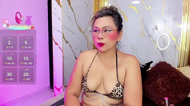 dianamilf online show from 11.26.25