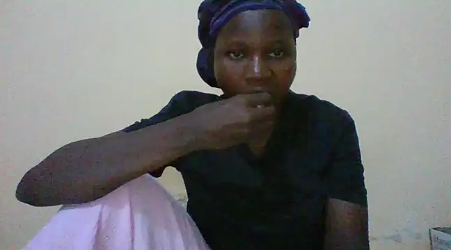 Snapshot of prettychic5 chatting on 01.28.25 prettychic5 online show from 01.28.25