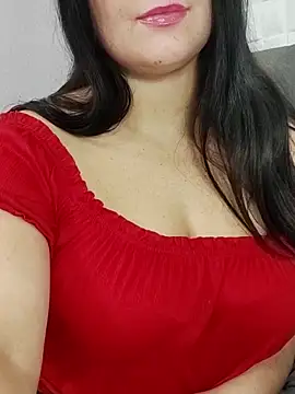 Snapshot of ErikaVlovely chatting on 10.10.25 ErikaVlovely online show from 10.10.25