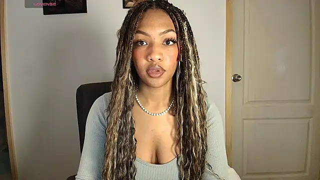 im alivys  online show from 07.17.26