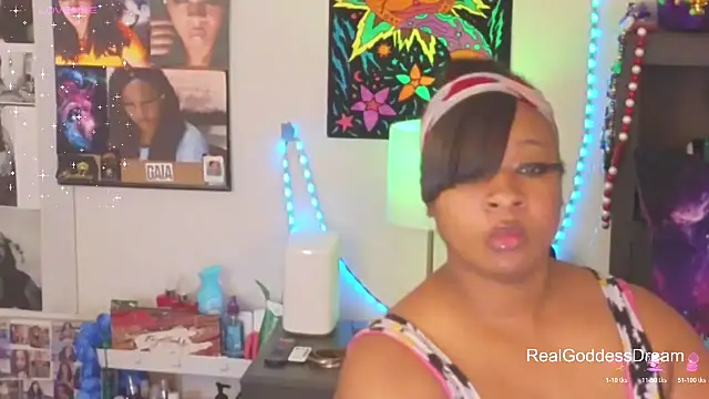 Snapshot of temptressbeauty24 chatting on 02.05.26 temptressbeauty24 online show from 02.05.26