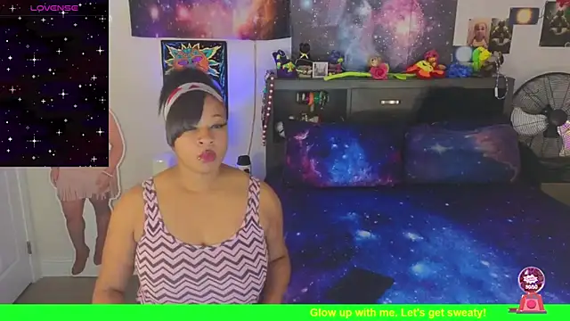 Snapshot of temptressbeauty24 chatting on 02.13.26 temptressbeauty24 online show from 02.13.26