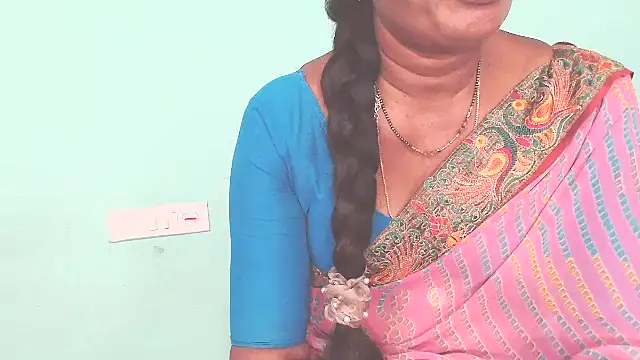 Snapshot of shrutitelugu69 chatting on 06.29.26 shrutitelugu69 online show from 06.29.26