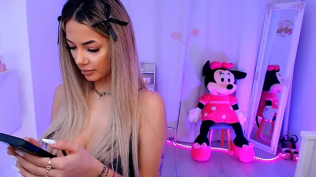 Snapshot of yuukenzi chatting on 02.21.25 yuukenzi online show from 02.21.25