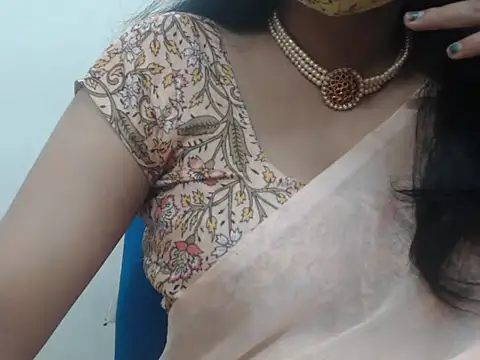 Snapshot of Lovely_Siri_23 chatting on 02.11.26 Lovely Siri 23 online show from 02.11.26