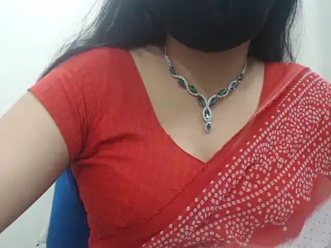 Snapshot of Lovely_Siri_23 chatting on 04.08.26 Lovely Siri 23 online show from 04.08.26