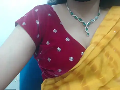 Snapshot of Lovely_Siri_23 chatting on 04.10.26 Lovely Siri 23 online show from 04.10.26