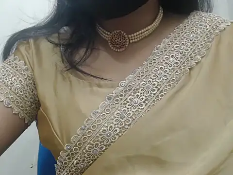 Snapshot of Lovely_Siri_23 chatting on 04.12.26 Lovely Siri 23 online show from 04.12.26