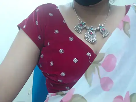 Snapshot of Lovely_Siri_23 chatting on 04.16.26 Lovely Siri 23 online show from 04.16.26