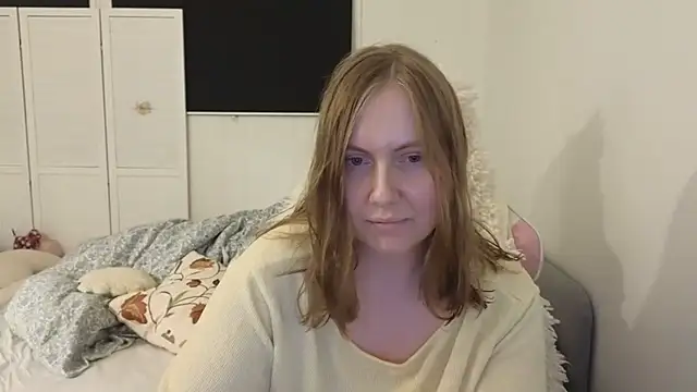 Snapshot of lilleambi chatting on 03.06.26 lilleambi online show from 03.06.26