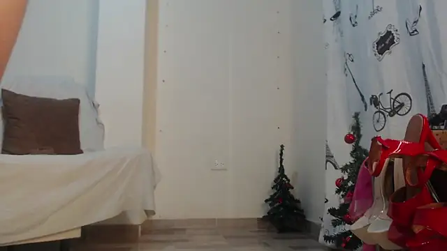 Snapshot of ammarahot7777 chatting on 12.04.25 ammarahot7777 online show from 12.04.25