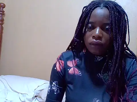 Snapshot of sweetbabra1 chatting on 10.22.25 sweetbabra1 online show from 10.22.25