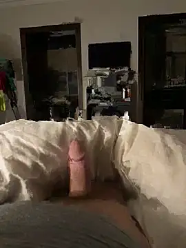 Snapshot of neugrg chatting on 10.21.25 neugrg online show from 10.21.25