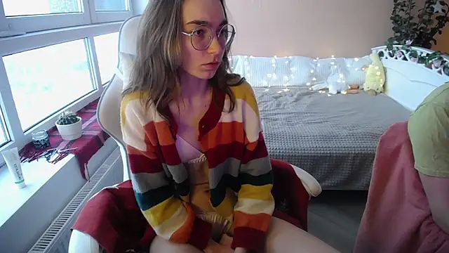 Snapshot of MissLinaDream chatting on 02.20.25 MissLinaDream online show from 02.20.25