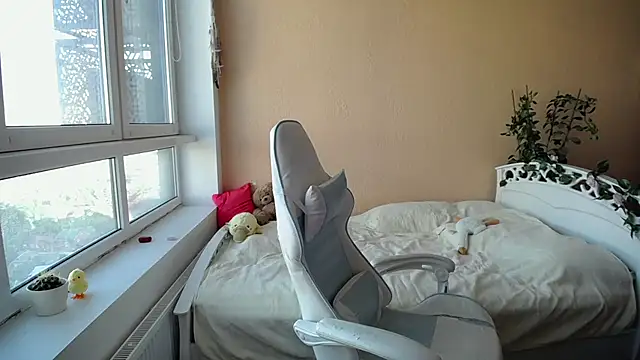 Snapshot of MissLinaDream chatting on 09.15.25 MissLinaDream online show from 09.15.25