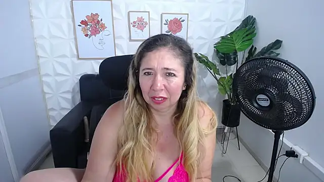 Valentinaa mature online show from 02.20.25