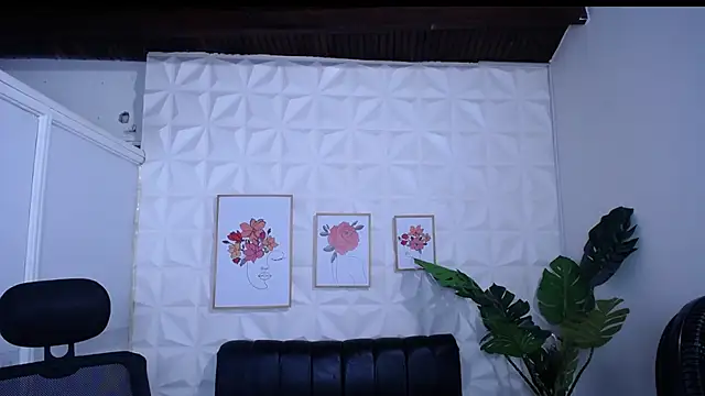 Snapshot of Valentinaa_mature chatting on 01.08.26 Valentinaa mature online show from 01.08.26