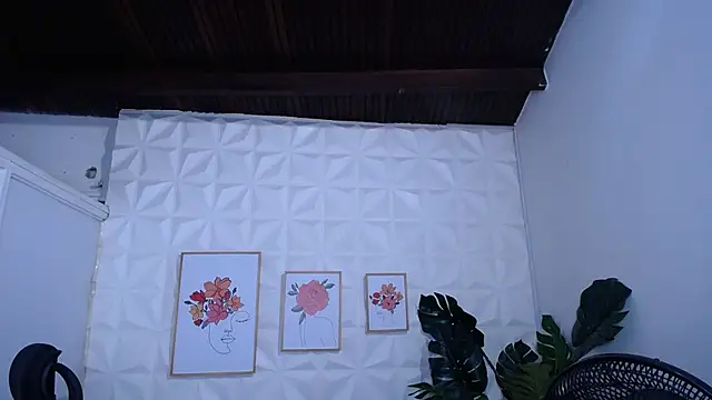 Snapshot of Valentinaa_mature chatting on 02.19.26 Valentinaa mature online show from 02.19.26