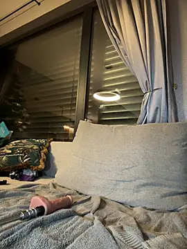 Snapshot of Bella-Tight chatting on 12.18.24 Bella-Tight online show from 12.18.24