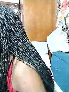 Snapshot of Alissamore3 chatting on 02.13.25 Alissamore3 online show from 02.13.25