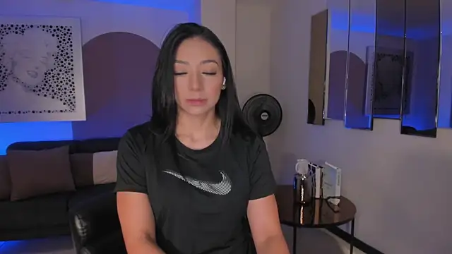 LizzHamilton   online show from 11.13.25