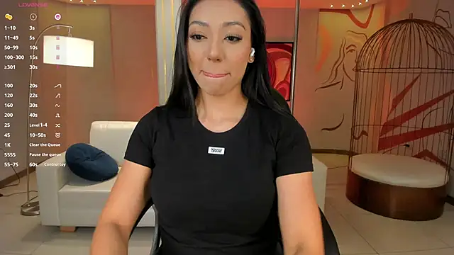 LizzHamilton   online show from 11.14.25