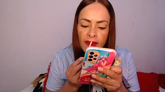 Snapshot of susana07 chatting on 11.10.25 susana07 online show from 11.10.25